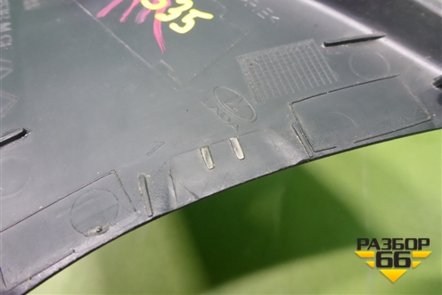 Накладка двери передней правой уголок (802923883R) для Renault Logan II с 2012г (Логан)