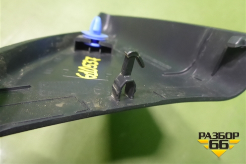 Накладка двери передней левой уголок (802930417R) для Renault Logan II с 2012г (Логан)