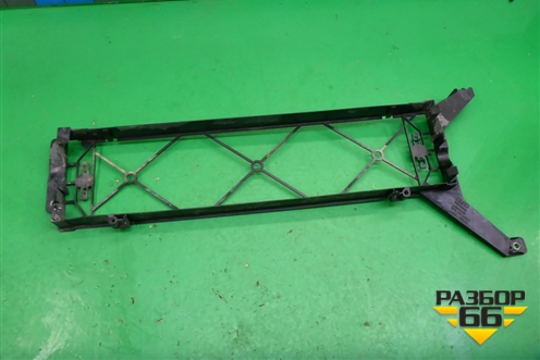 Кронштейн радиатора охлаждения дополнительного (8R0121360C) для Audi A6 (C7) с 2011-2018г (А6)