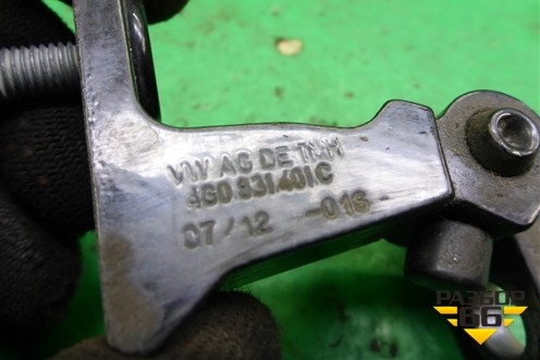 Петля двери задней левой верхняя (4G0831401C) для Audi A6 (C7) с 2011-2018г (А6)