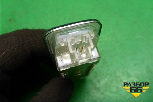 Плафон салонный передний (под козырьком) (4E0947105) для Audi A6 (C7) с 2011-2018г (А6)