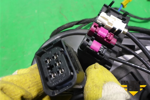 Проводка двери передней левой (A2057208506) для Mercedes Benz C-Klass W205 с 2014г (Ц)