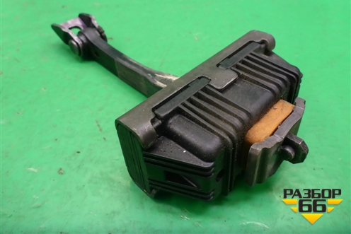 Ограничитель двери передней правой для Land Rover Range Rover 3 с 2002-2012г (Вог)