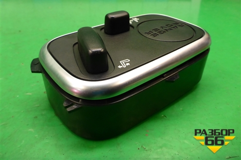 Модуль кнопок (управления задним рядом сиденья правый) (AH4214D340) для Land Rover Range Rover 3 с 2002-2012г (Вог)