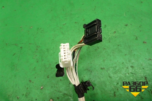 Проводка двери багажника (8218442611) для Toyota Rav-4 с 2012-2019г (Рав 4)