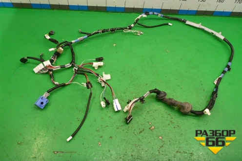 Проводка двери багажника (8218442611) для Toyota Rav-4 с 2012-2019г (Рав 4)