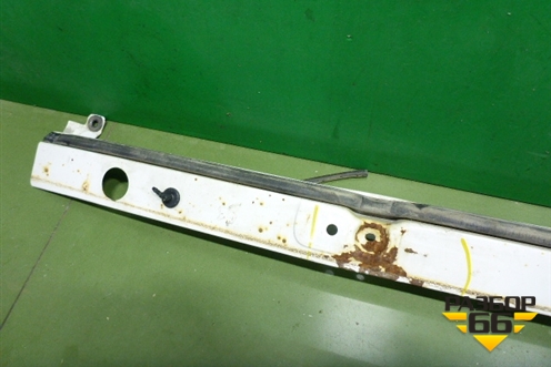 Решетка стеклоочистителей для Isuzu Giga (C-series) с 1994-2015г (Гига)