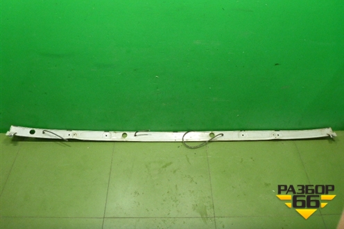 Решетка стеклоочистителей для Isuzu Giga (C-series) с 1994-2015г (Гига)