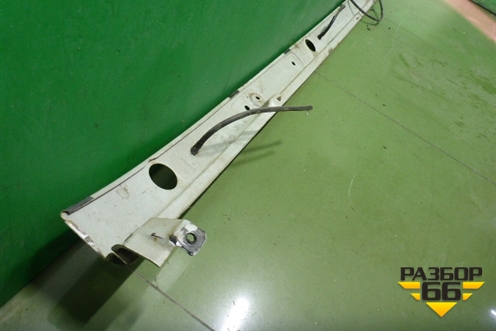 Решетка стеклоочистителей для Isuzu Giga (C-series) с 1994-2015г (Гига)