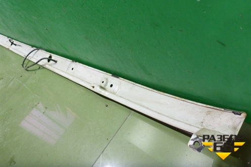 Решетка стеклоочистителей для Isuzu Giga (C-series) с 1994-2015г (Гига)