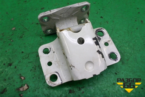 Петля двери правой верхняя для Isuzu Giga (C-series) с 1994-2015г (Гига)