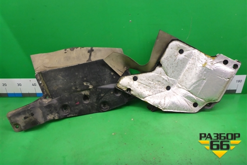 Пыльник двигателя боковой левый для Isuzu Giga (C-series) с 1994-2015г (Гига)