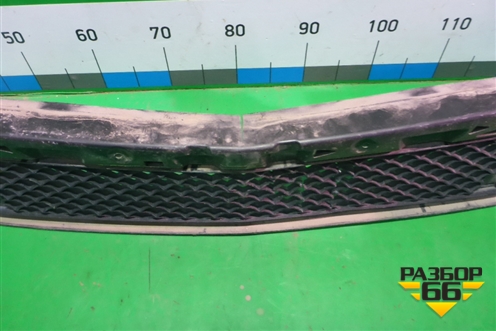 Решетка в передний бампер центральная (A1668850065) для Mercedes Benz ML-Klass W166 c 2011г (МЛ)