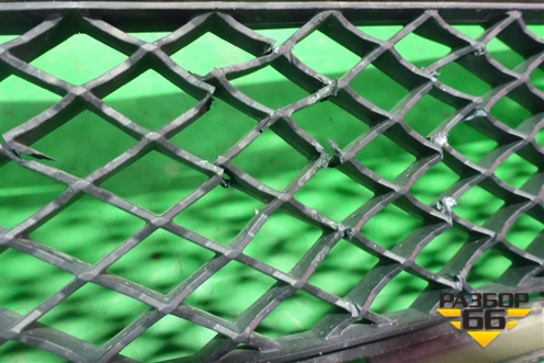 Решетка в передний бампер центральная (A1668850065) для Mercedes Benz ML-Klass W166 c 2011г (МЛ)