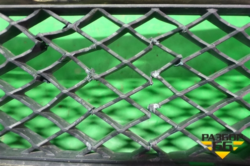 Решетка в передний бампер центральная (A1668850065) для Mercedes Benz ML-Klass W166 c 2011г (МЛ)