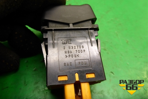 Кнопка для Isuzu Giga (C-series) с 1994-2015г (Гига)