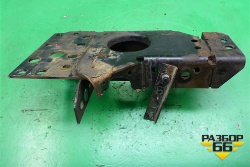 Кронштейн усилителя переднего бампера левый  (к раме) для Isuzu Giga (C-series) с 1994-2015г (Гига)