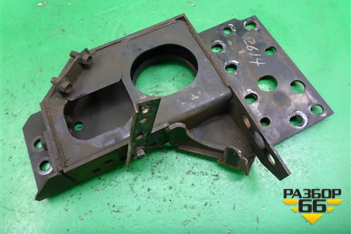 Кронштейн усилителя переднего бампера левый  (к раме) для Isuzu Giga (C-series) с 1994-2015г (Гига)