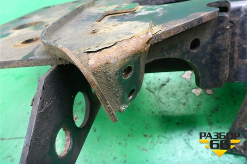 Кронштейн усилителя переднего бампера левый  (к раме) для Isuzu Giga (C-series) с 1994-2015г (Гига)