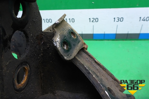 Кронштейн усилителя переднего бампера левый  (к раме) для Isuzu Giga (C-series) с 1994-2015г (Гига)