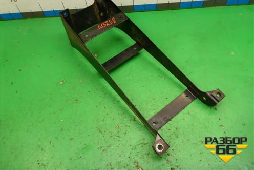 Кронштейн переднего крыла левый для Isuzu Giga (C-series) с 1994-2015г (Гига)