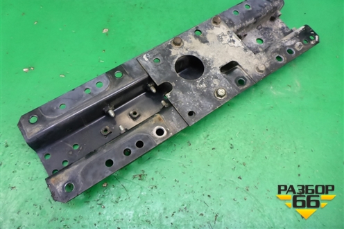 Кронштейн переднего крыла левый  (верхний) для Isuzu Giga (C-series) с 1994-2015г (Гига)