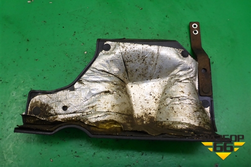 Пыльник двигателя боковой левый для Isuzu Giga (C-series) с 1994-2015г (Гига)