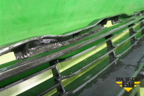 Решетка в передний бампер центральная (до 2013г) (5311260090) для Toyota Land Cruiser Prado(150) с 2009г (Ленд Крузер Прадо)