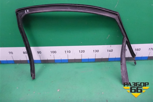 Уплотнитель стекла двери задней правой для Volkswagen Polo (седан) с 2010г (Поло)