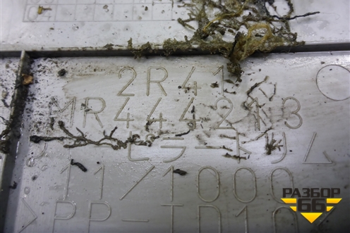 Обшивка стойки задняя верхняя левая (MR444213) для Mitsubishi Lancer-9  с 2003-2008г (Лансер)