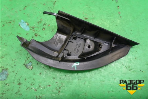 Накладка двери передней правой уголок (MR441634) для Mitsubishi Lancer-9  с 2003-2008г (Лансер)