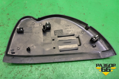 Накладка на торпедо (боковая правая) (3B0858036C) для Skoda Superb с 2001-2008г (Суперб)