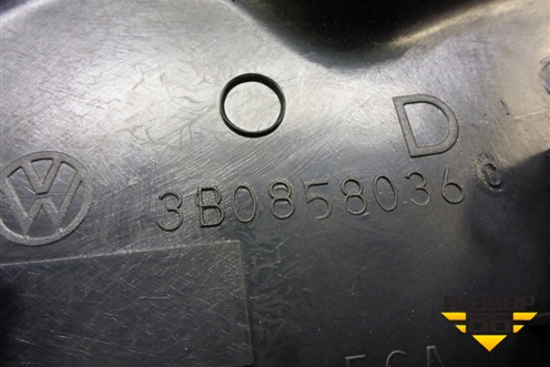 Накладка на торпедо (боковая правая) (3B0858036C) для Skoda Superb с 2001-2008г (Суперб)