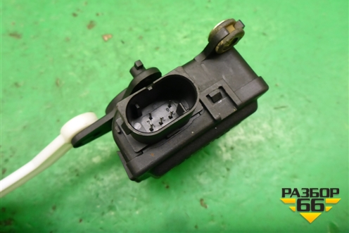 Моторчик заслонки отопителя (8D1820611B) для Skoda Superb с 2001-2008г (Суперб)