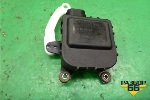 Моторчик заслонки отопителя (8D1820611B) для Skoda Superb с 2001-2008г (Суперб)