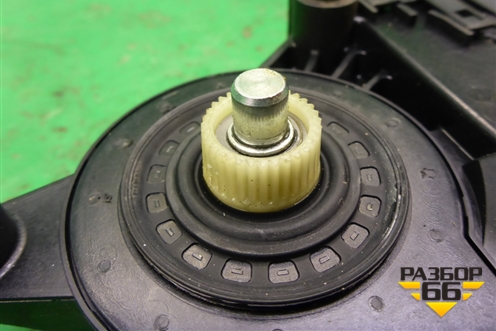 Моторчик стеклоподъёмника задний правый (3U0959812) для Skoda Superb с 2001-2008г (Суперб)