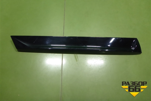 Спойлер на дверь багажника (правый на стекло) (4M0854872A) для Audi Q7 c 2015г (Ку 7)