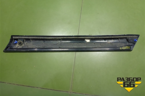 Спойлер на дверь багажника (правый на стекло) (4M0854872A) для Audi Q7 c 2015г (Ку 7)