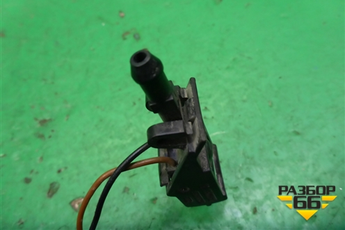 Форсунка омывателя лобового стекла (5E0955986) для Skoda Superb с 2001-2008г (Суперб)