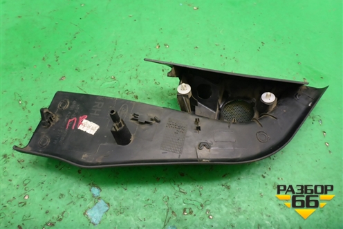 Накладка двери передней правой уголок (4M51A23408AJ3YYW) для Ford Focus 2 с 2008-2011г (Фокус)