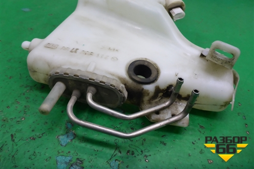 Бачок омывателя лобового стекла (2118603760) для Mercedes Benz CLS C219 с 2004-2010г (ЦЛС)