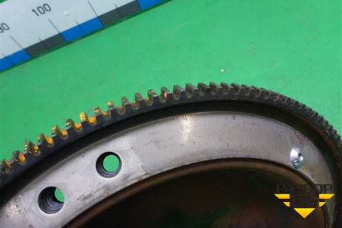 Маховик (5.5л M273E55 АКПП) (A2730300212) для Mercedes Benz CLS C219 с 2004-2010г (ЦЛС)