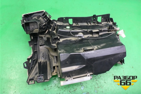 Бардачок (E048831021) для Mercedes Benz CLS C219 с 2004-2010г (ЦЛС)