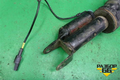 Амортизатор передний левый (пневматический) для Mercedes Benz CLS C219 с 2004-2010г (ЦЛС)