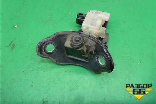 Активатор лючка бензобака (A2518200197) для Mercedes Benz CLS C219 с 2004-2010г (ЦЛС)