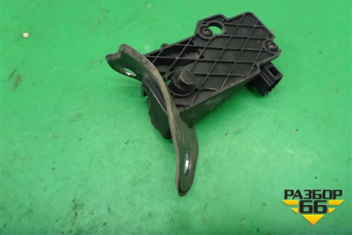 Активатор лючка бензобака (A2518200197) для Mercedes Benz CLS C219 с 2004-2010г (ЦЛС)