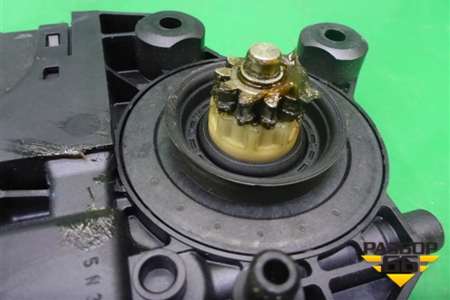 Моторчик стеклоподъёмника передний левый (807310699R) для Renault Fluence с 2009-2017г (Флюенс)