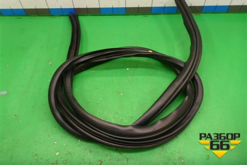 Уплотнитель двери задней левой (5755A253) для Mitsubishi Outlander с 2012-2024г (Аутлендер)