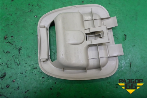 Накладка внутренняя (на потолок на ремень безопасности) (7200B482) для Mitsubishi Outlander с 2012-2024г (Аутлендер)