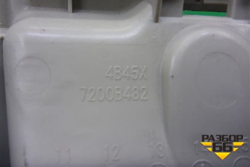 Накладка внутренняя (на потолок на ремень безопасности) (7200B482) для Mitsubishi Outlander с 2012-2024г (Аутлендер)